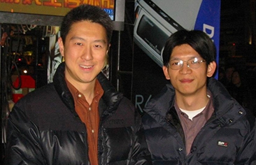 2003年搜狐COO古永锵（左）与蔡宗建（右）合影