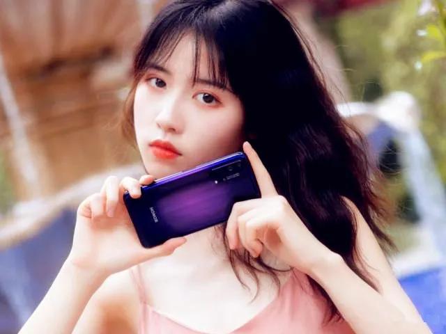 卖了iPhoneX换了台荣耀20,用了一个月:果粉吐槽扎心了