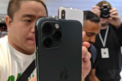 8699元起！iPhone 11 Pro系列发布：浴霸三摄+18W快充+超长续航