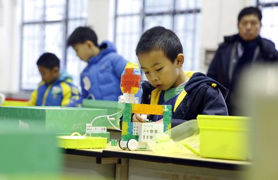 &nbsp;KOOV&nbsp;比赛 | 来源：视觉中国