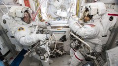 NASA：美两名宇航员完成太空行走返回国际空间站