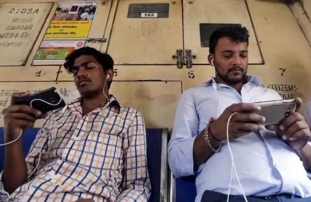 为什么印度人上网基本靠嘴？