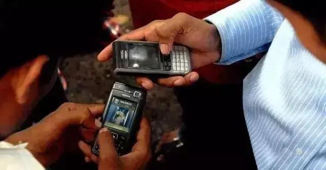 为什么印度人上网基本靠嘴？