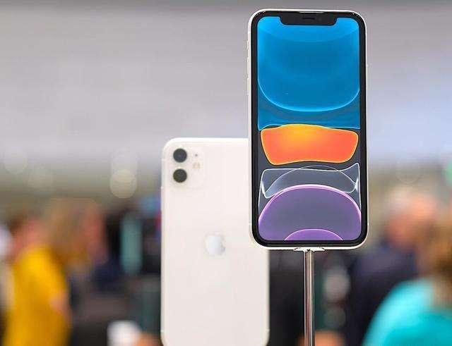 iPhone11全球热卖，三星大赚一笔，中国企业收益颇丰
