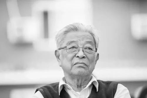 鸟哥笔记,广告营销,何杨,营销,案例,文案 鸟哥笔记,广告营销,何杨,营销,案例,文案