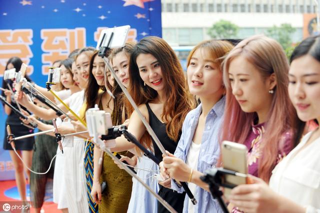 网红经济之下，目光聚集的地方，金钱必将追随