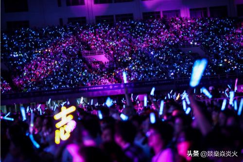 被称农民CEO网红，90分钟销售额1.3亿，成龙、李连杰等巨星都认识