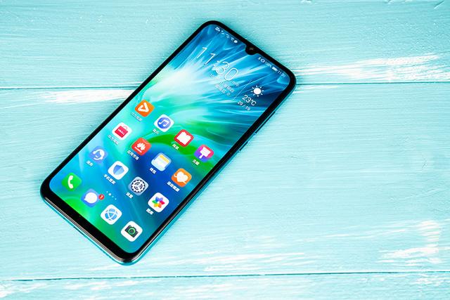 荣耀20青春版图赏：幻彩渐变超级柔美