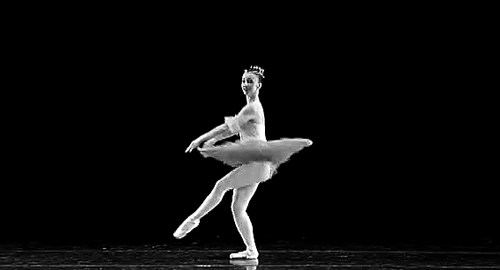 偷偷分享一个PPT高手们都在用的基础功能，太酷炫了