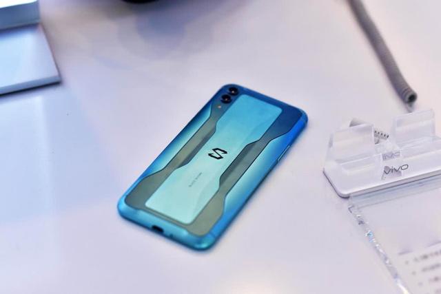 骁龙855Plus已过时，骁龙865性能爆表，55万分领先太多