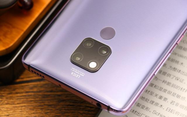 被牺牲掉的华为手机，首款麒麟980降至2000元机，依然不想放手