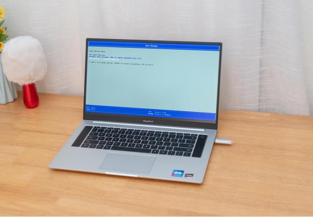 Linux改Win教程，荣耀MagicBook Pro 科技尝鲜版真香，不接受反驳