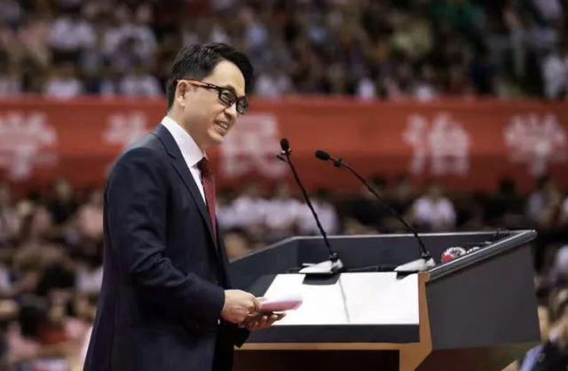 孤注一掷投资腾讯，刘强东融资5亿他给21亿，十年后他身价220亿