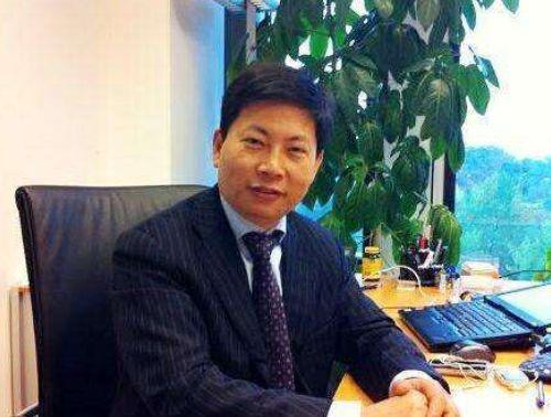 华为之兴：差点被任正非“拍死”的国产手机品牌