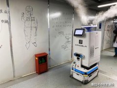 疫情期间 现代化的人工智能机器人出现在武汉的前线，正式上岗替代了很多人