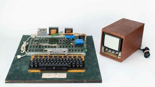 可正常使用的初代Apple-1电脑拍卖，卖价超30万美元原型机仅200台