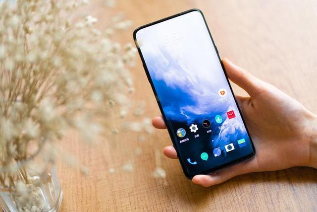 小米OPPO暴击华为软肋，2020年的旗舰机门槛再一次提高