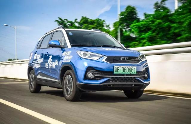 我们实测了48台主流电动车，75%的车型续航不到400公里