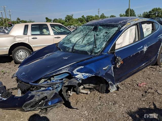 如果你认为特斯拉只是有大屏和自动驾驶 说明你还不了解它