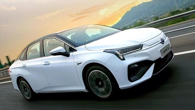 和特斯拉叫板，比卡罗拉省油，这三款太多人想买