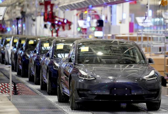 美股暴击，特斯拉站在抛物线上