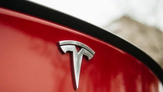 国人视而不见“减配门”？ Model 3挤掉A6和5系，登顶高轿排行榜