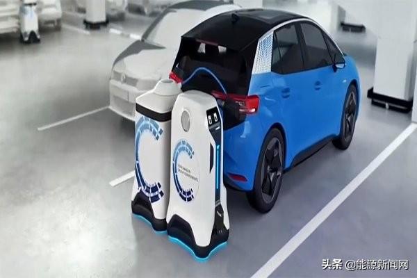 此黑科技能解决电动汽车车主的困扰：大众推出一款充电机器人
