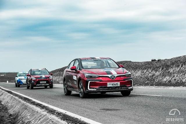 赶超特斯拉跻身全球最大市场 中国新能源汽车的光芒还将继续照射