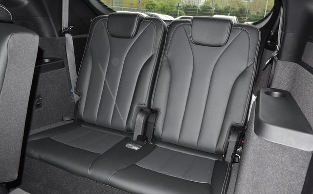 号称插混版“奔驰GLC”，起步586马力，七座布局，最低卖28.98万