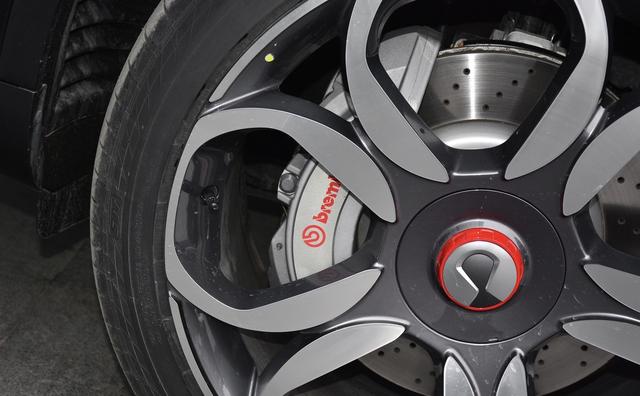 号称插混版“奔驰GLC”，起步586马力，七座布局，最低卖28.98万