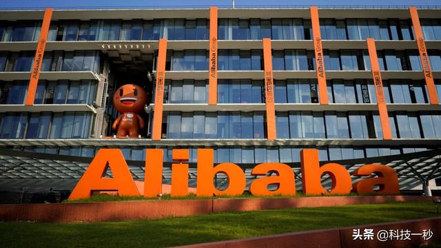 马云创业时的前台，手握阿里巴巴0.2%股份，如今生活的怎么样？