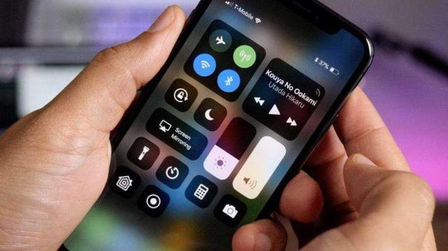 iPhone手机"祖传"信号弱！为何这么多用户依旧爱不惜手：成销量爆款