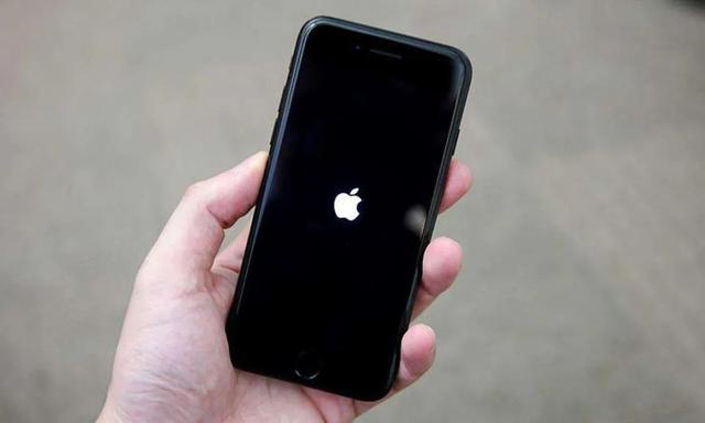 库克对着他们也木得办法！iPhone这次真的要跪了？