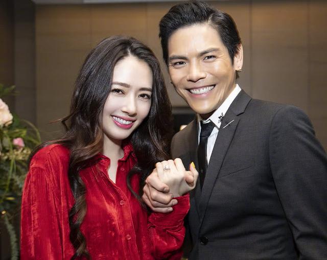 《奇葩说》陈铭和"小向太"郭碧婷，描绘的未来，让我对5G好期待