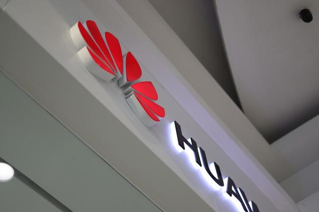 谷歌让华为面临，类似于“在iPhone和微信之间二选一”的困境