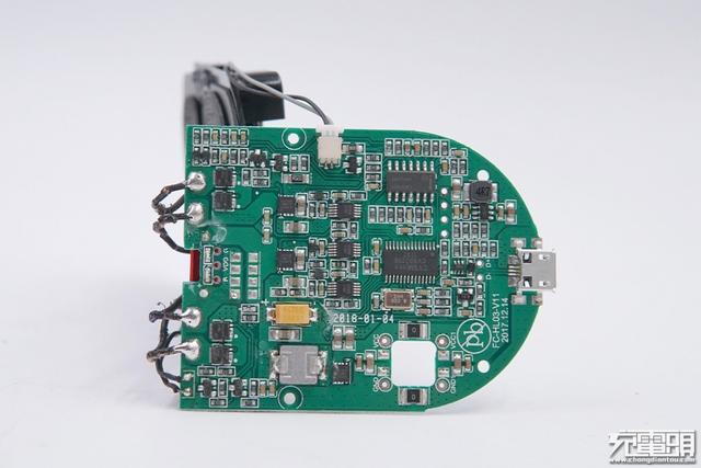 电商爆款无线充：南孚AirCharge立式风冷无线快充深度拆解