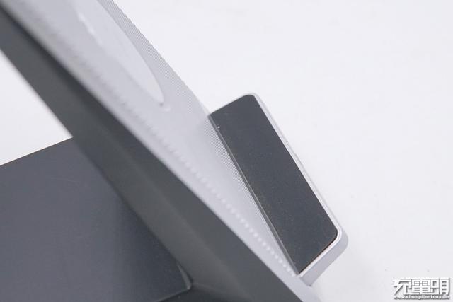 电商爆款无线充：南孚AirCharge立式风冷无线快充深度拆解
