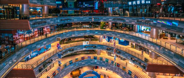 商场“反杀”纯电商的方法，终于找到了