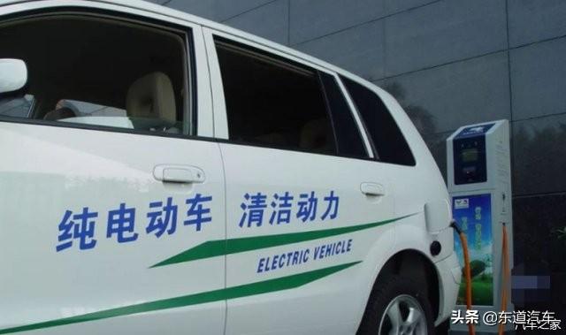 燃油车禁售第一个城市确定，看到信息后，国六车主哭诉：这咋办