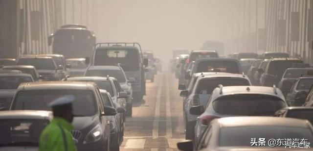 燃油车禁售第一个城市确定，看到信息后，国六车主哭诉：这咋办
