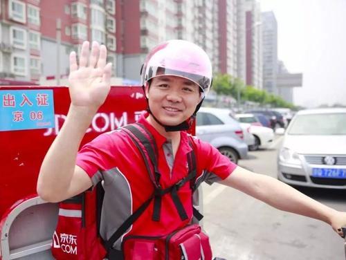 刘强东又打出一张“王炸”！京东开始反击，四通一达要头疼了