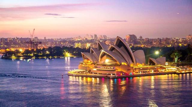 没用！澳大利亚全国网络骤停，人民纷纷上街抵抗