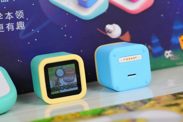 小米推出小木机器人，两个屏幕可同时操作，还支持多种桌游