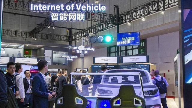 鸿蒙“上车”在即,华为曲线“造”车之路还要走多远?