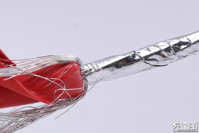 我们拆了红魔100W USB-C快充数据线：这做工，小米都汗颜