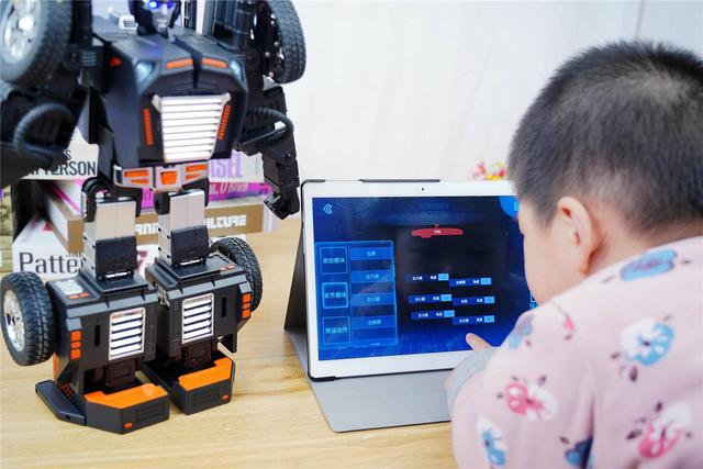 售价2499的变形机器人，凭什么敢说是孩子编程教育的启蒙机器人