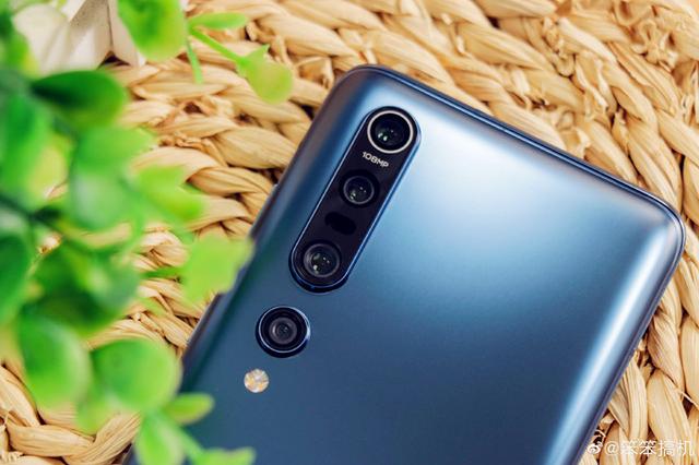 华为Mate 30 Pro跌至“小米价”，性价比虽高，入手再想想！