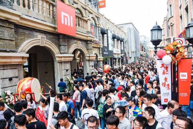 小米10站稳线上高端后,雷军对华为OPPO的线下总攻,何时开始?