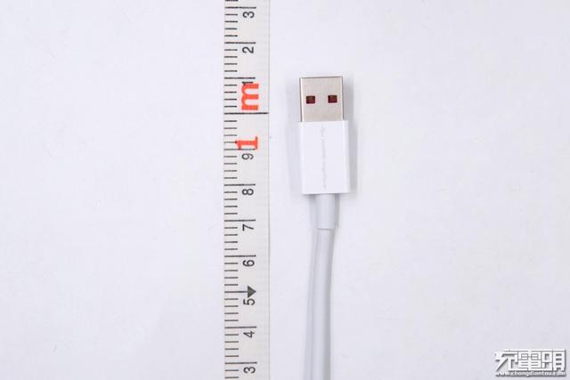 华为MagicPower 8A超大电流数据线内部这样设计，5A线都得靠边站