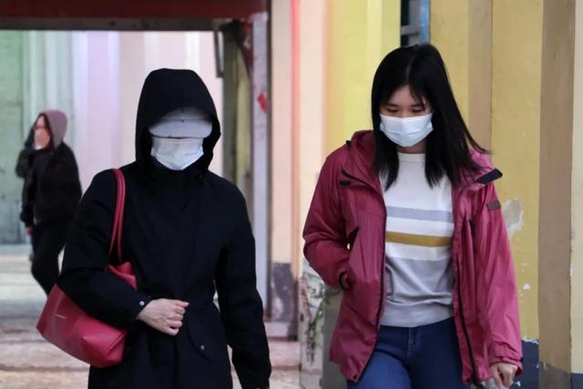 新冠病毒已发生重复变异以持续存活，机器学习告诉你如何应对